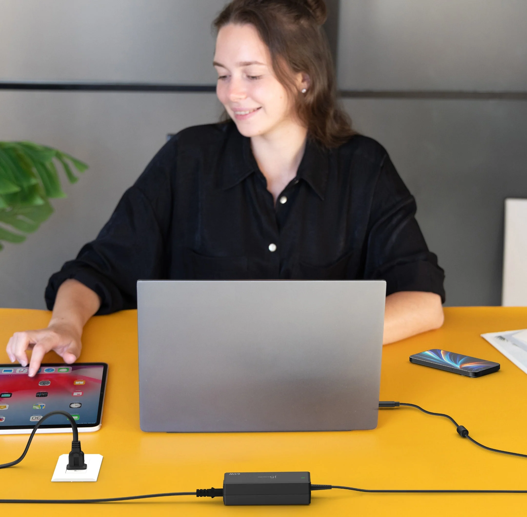 JUP1265 65W PD USB-C® Power Adapter - Image 5