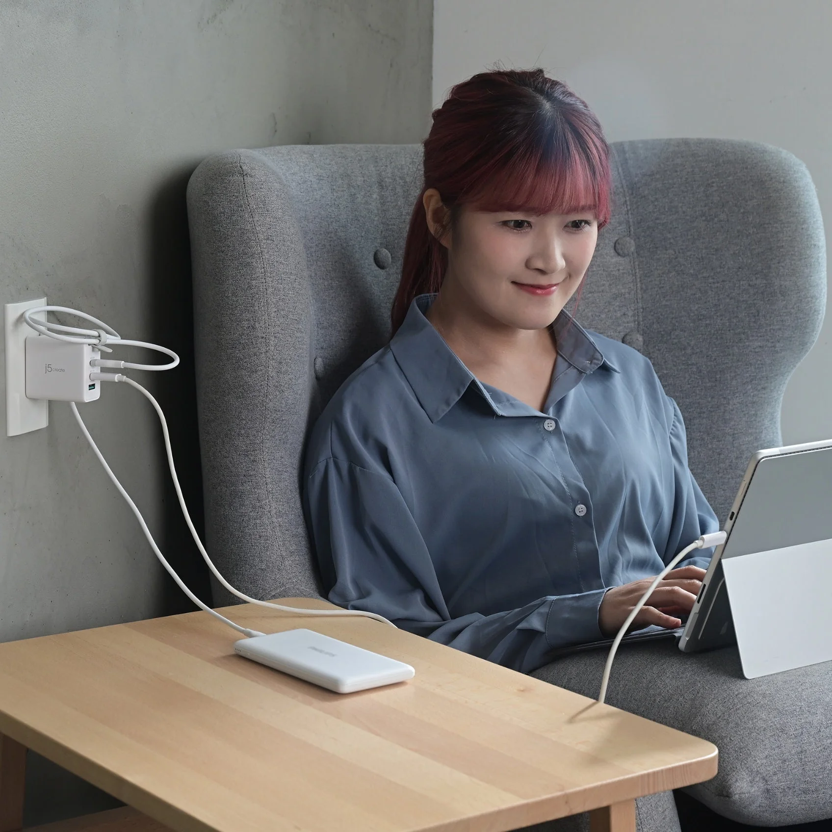 JUP3565C 65W GaN USB-C® 3-Port Travel Charger with a USB-C® cable - Image 8